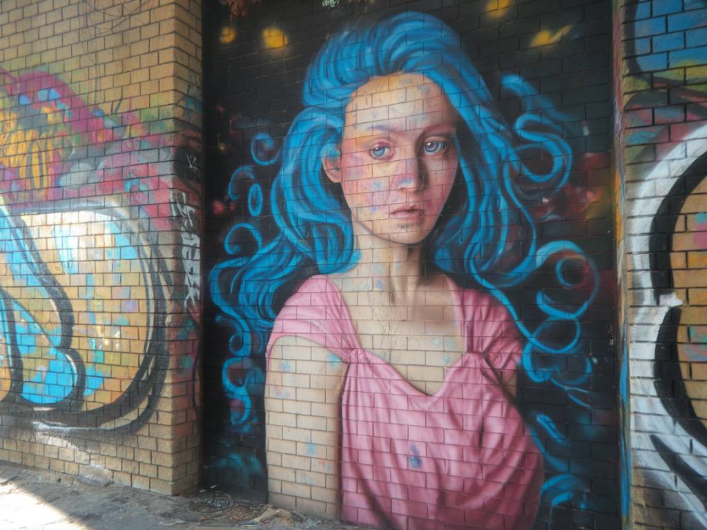 Quand le graffiti devient art: focus sur les fresques urbaines les plus marquantes